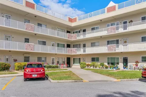 2262 Swedish Dr #32, Clearwater, FL 33763