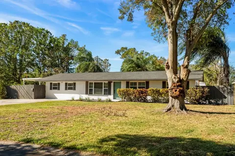 412 Deville Dr E, Largo, FL 33771