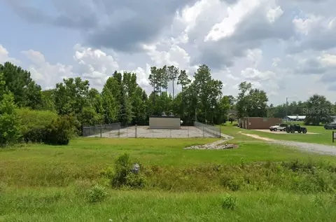1081 Commerce Ave, Chipley, FL 32428 photo 1