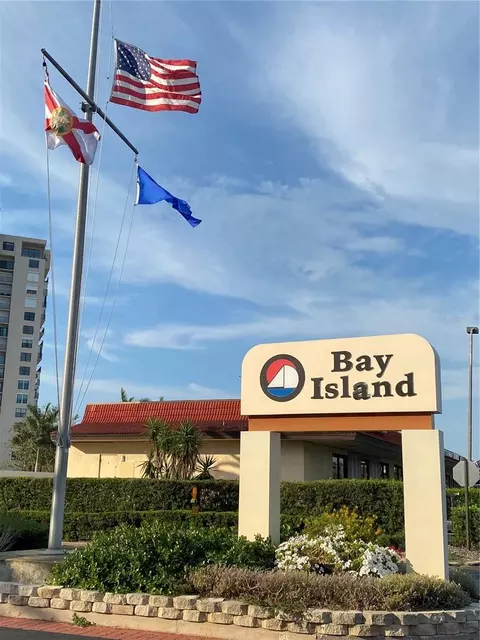 7465 Bay Island Dr S #112, South Pasadena, FL 33707