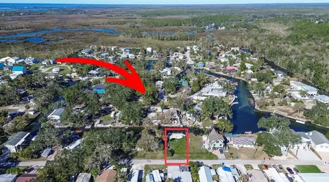 5327 Circle Dr, Weeki Wachee, FL 34607