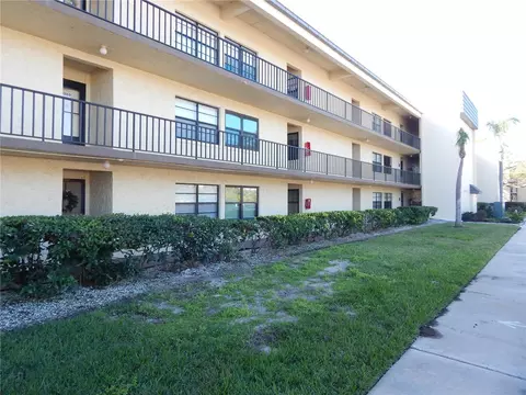 14130 Rosemary Ln #2102, Largo, FL 33774