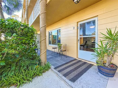 2467 Finlandia Ln #9, Clearwater, FL 33763