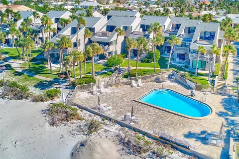 2100 Gulf Blvd #13, Belleair Beach, FL 33786