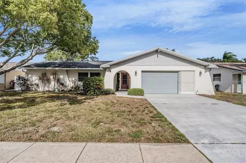 2240 Colonial Dr, Dunedin, FL 34698