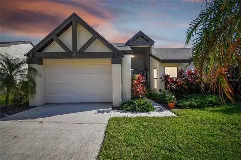 877 Sutton Pl, Palm Harbor, FL 34684