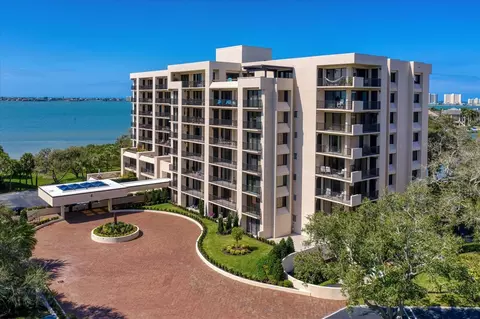 4 Belleview Blvd #402, Belleair, FL 33756