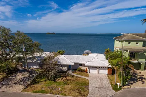2246 Harbor View Dr, Dunedin, FL 34698