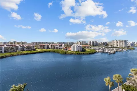 7400 Sun Island Dr S #702, South Pasadena, FL 33707