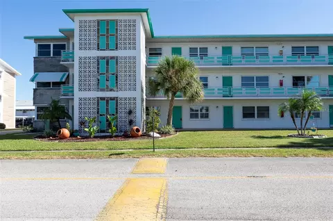 1900 59th Ave N #102, Saint Petersburg, FL 33714