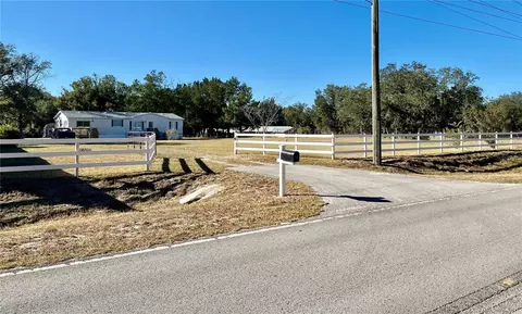 18711 Powerline Rd, Dade City, FL 33523