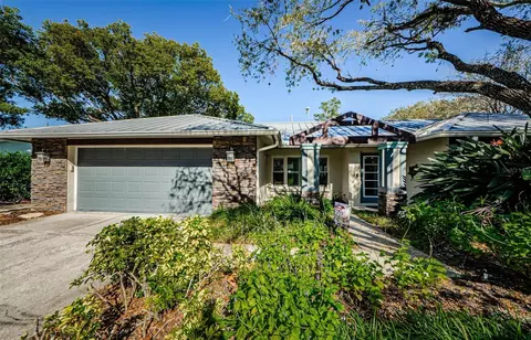 2261 Hidden Meadows Dr E, Palm Harbor, FL 34683