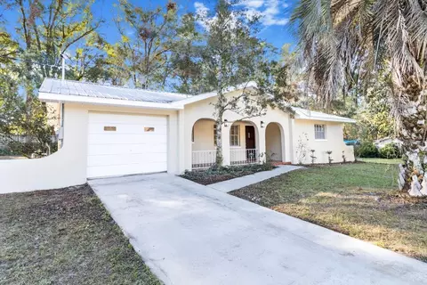 6596 E Waverly St, Inverness, FL 34452