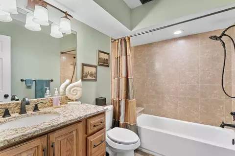 4253 Golf Club Ln, Tampa, FL 33618