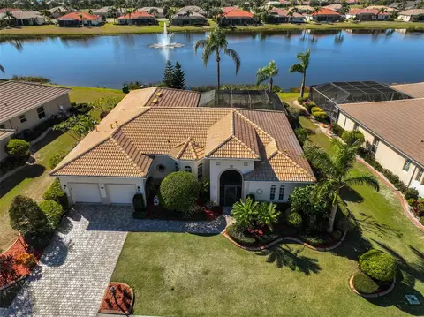 318 Noble Faire Dr, Sun City Center, FL 33573