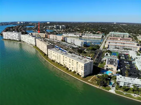 6075 Shore Blvd S #306, Gulfport, FL 33707