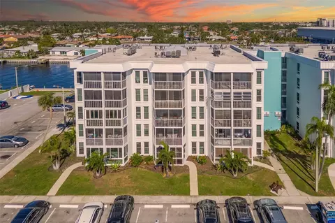 4900 38th Way S #305, Saint Petersburg, FL 33711