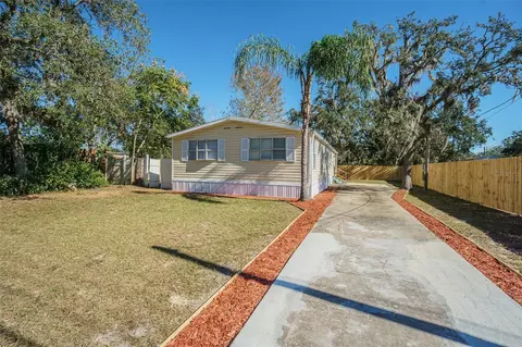 9532 Lake Dr, New Port Richey, FL 34654