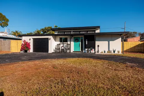 6327 Hampton Dr N, Saint Petersburg, FL 33710