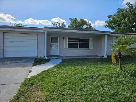 4612 Eastwood Ln, Holiday, FL 34690