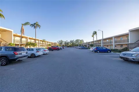 12300 Park Blvd #103, Seminole, FL 33772