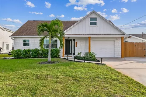 8718 Hickorywood Ln, Tampa, FL 33615