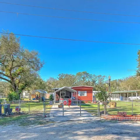 3825 Court St, Zephyrhills, FL 33541