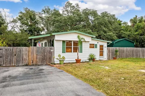 9727 Lake Dr, Weeki Wachee, FL 34613