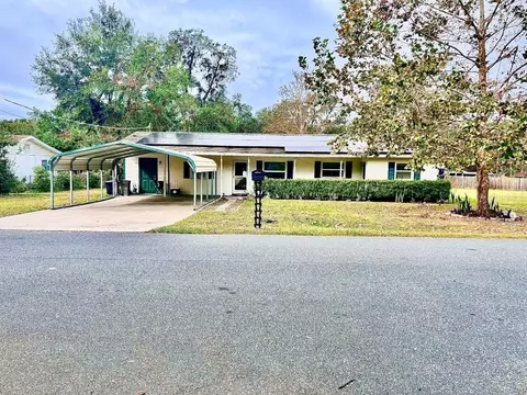 11625 Meadowlane Dr, Dade City, FL 33525