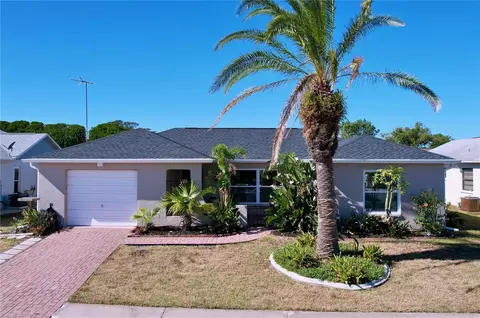 1029 Fuchsia Dr, Holiday, FL 34691