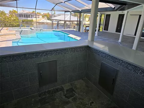Exterior - 937 Bunker View Dr, Apollo Beach, FL 33572 photo 3 of 12