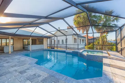 Exterior - 937 Bunker View Dr, Apollo Beach, FL 33572 photo 7 of 12