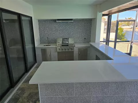 Kitchen - 937 Bunker View Dr, Apollo Beach, FL 33572 photo 3 of 4