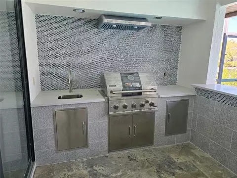 Kitchen - 937 Bunker View Dr, Apollo Beach, FL 33572 photo 4 of 4