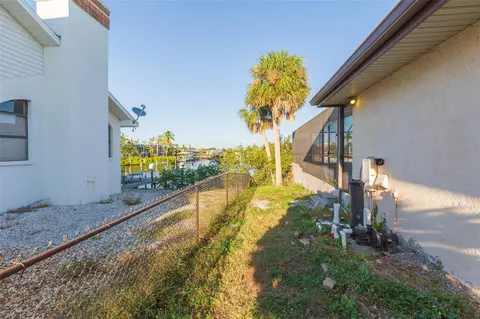 Exterior - 937 Bunker View Dr, Apollo Beach, FL 33572 photo 12 of 12