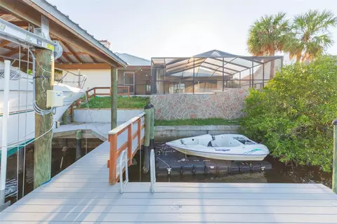 Exterior - 937 Bunker View Dr, Apollo Beach, FL 33572 photo 10 of 12