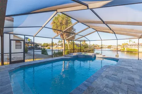 Exterior - 937 Bunker View Dr, Apollo Beach, FL 33572 photo 6 of 12