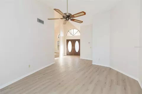 Living - 937 Bunker View Dr, Apollo Beach, FL 33572 photo 2 of 10