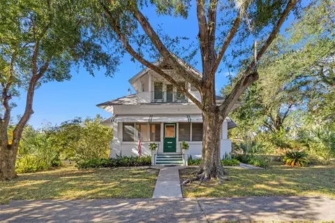 5113 8th St, Zephyrhills, FL 33542