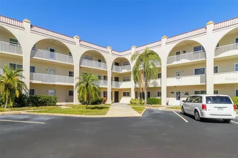 2258 World Parkway Blvd W #12, Clearwater, FL 33763