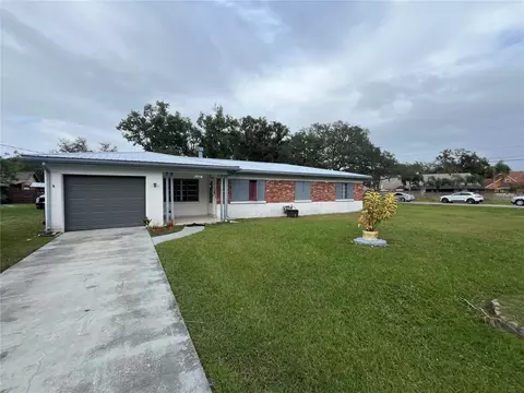 1027 Meadow Ln, Brandon, FL 33511