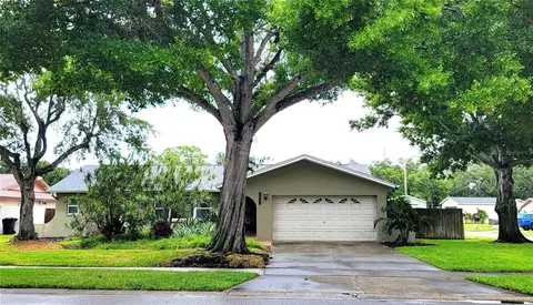 7801 17th Way N, Saint Petersburg, FL 33702