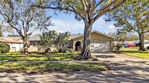 7801 17th Way N, Saint Petersburg, FL 33702