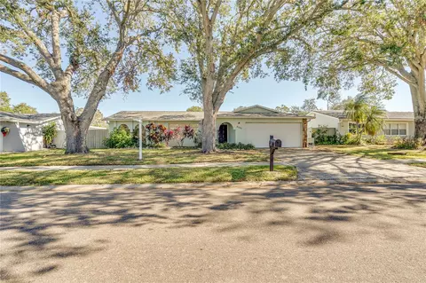 8365 Monarch Cir, Seminole, FL 33772