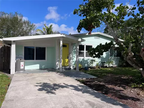 6751 Park St S, South Pasadena, FL 33707