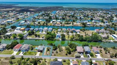 3233 Rose Arbor Dr, Hernando Beach, FL 34607