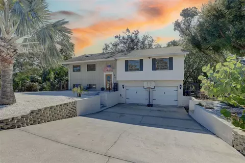 323 Ridge Rd, Palm Harbor, FL 34683