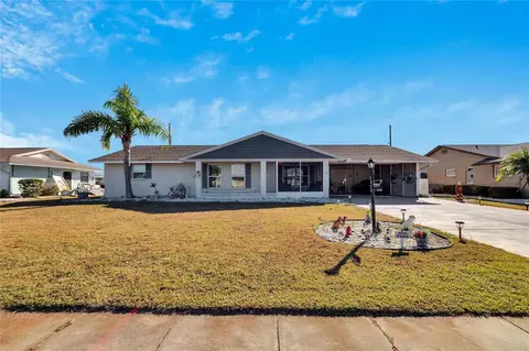1510 Arrowhead Dr, Sun City Center, FL 33573