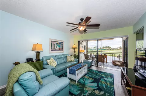 6180 Sun Blvd #204, Saint Petersburg, FL 33715