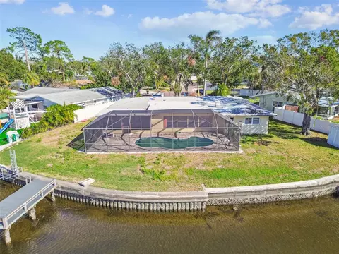 4780 Butterfly Pl NE, Saint Petersburg, FL 33703